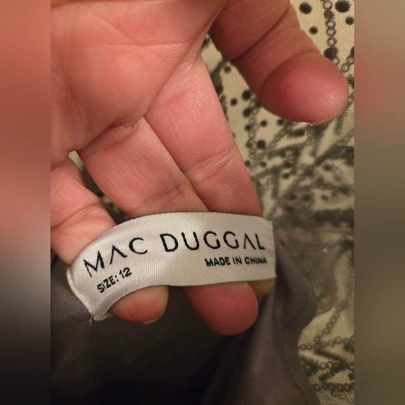 Mac Duggal Silver Embellished Illusion Long Sleeve Size 12 NWT A-Line Gown 20189 - Picture 6 of 7